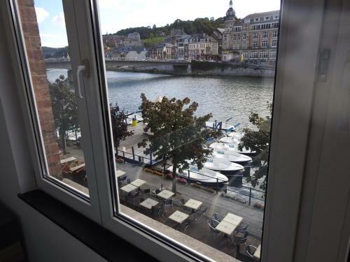 Hostal Les Voisins De Mr Sax