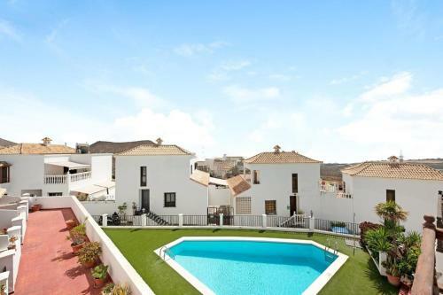 Lovely 2-bed House With Pool And Sea-view Chayofa
