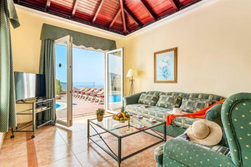 Hermosa Villa Chayofa Con Piscina Y Terraza