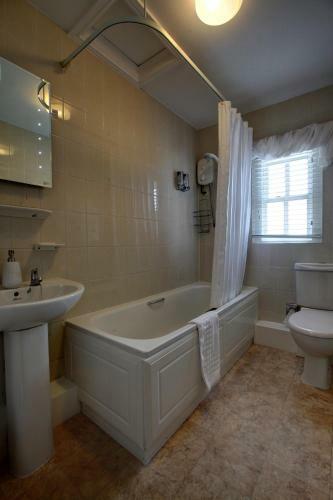 Hostal Rebleen Guest House