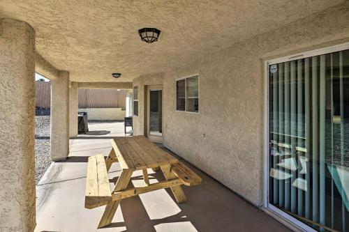 Lake Havasu City House With Fire Pit And Grill!