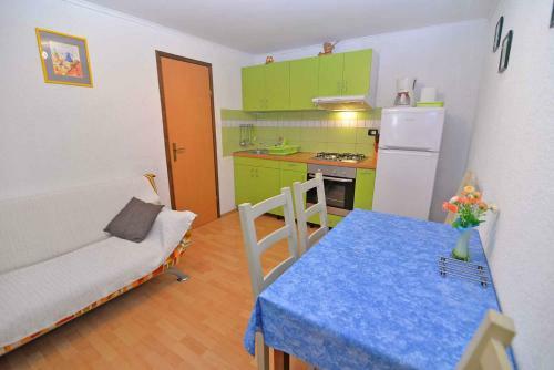 Apartments In Veli Losinj 33612
