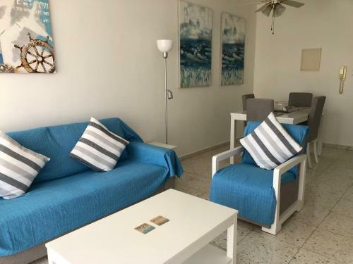 Kings Palace - Modern And Stylish Pool Facing Apartment