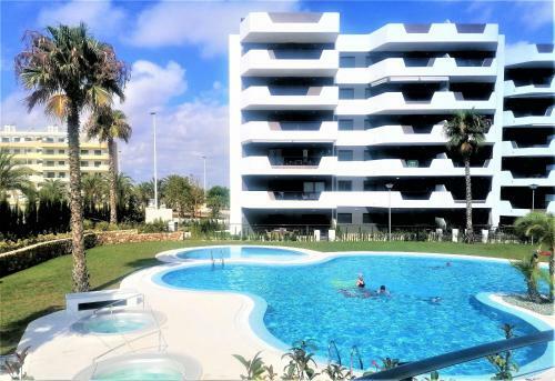 Cosy Ground Floor Apartment With Direct Access To The Pool