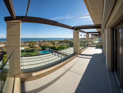 Mediterranean First Line Beach Luxury Villa With Private Pool In Alicante