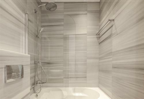Residences 301, 3 Bedroom Apartment