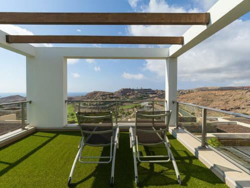 Salobre Villas Golfers