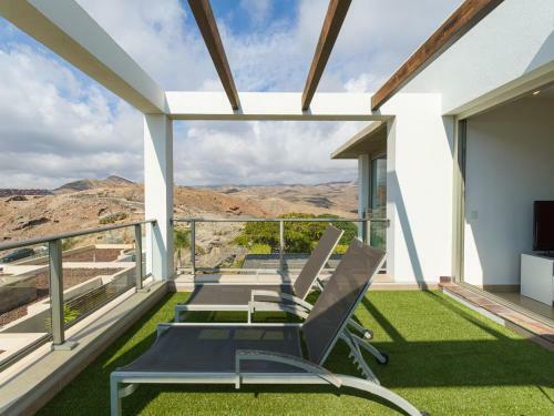 Salobre Villas Golfers