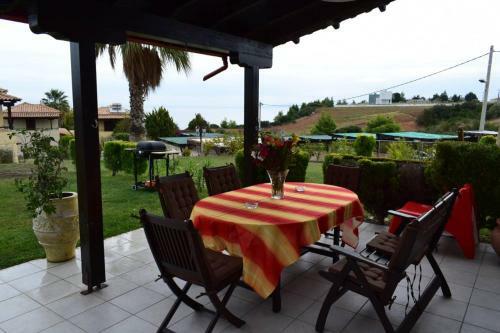 Afitos Holiday Home