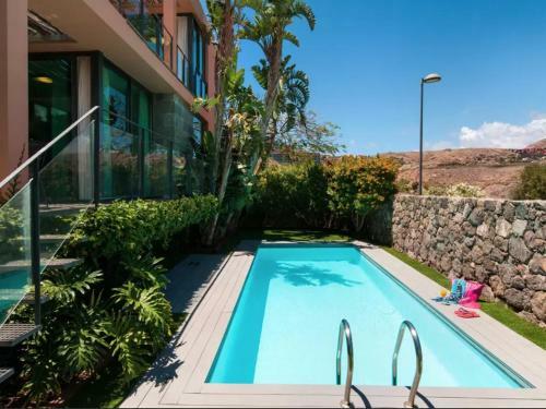 Villa With Private Pool In Luxury Golf Resort