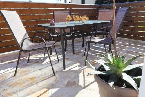 Olive Grove Deluxe Apartment