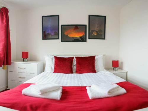 Apartamento Pass The Keys Modern 2 Bed Flat Overlooking Aberaeron Harbour