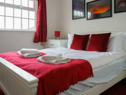 Apartamento Pass The Keys Modern 2 Bed Flat Overlooking Aberaeron Harbour
