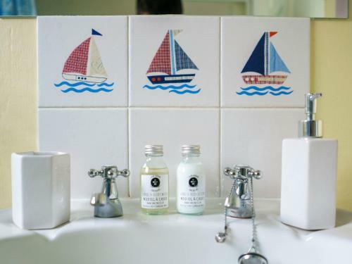 Apartamento Pass The Keys Modern 2 Bed Flat Overlooking Aberaeron Harbour