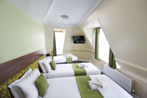 Surtees Hotel