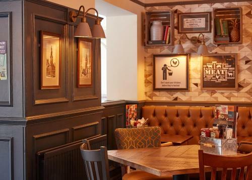 Hotel Corner House Inn By Good Night Inns