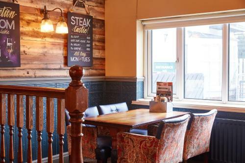 Hotel Corner House Inn By Good Night Inns