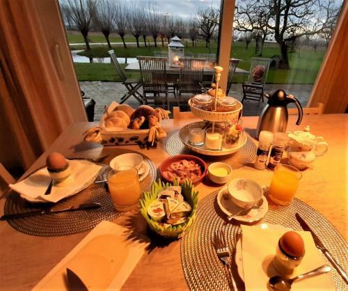 Bed & Breakfast Logies De Meerkoet