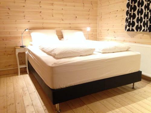 Midholl Guesthouse