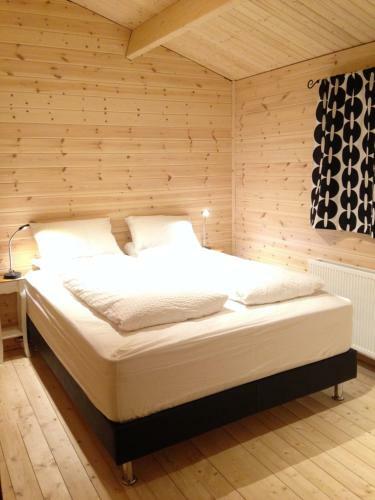 Midholl Guesthouse