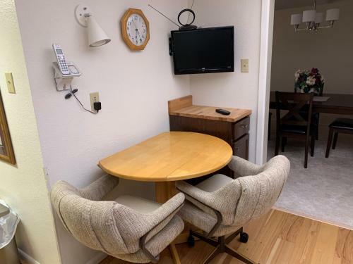 Spacious 2bed/2bath Apartment Is Mesa, Az - 55+ Community