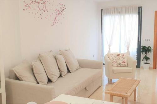Apartamento Nuevo Con Piscina En La Env�a Golf