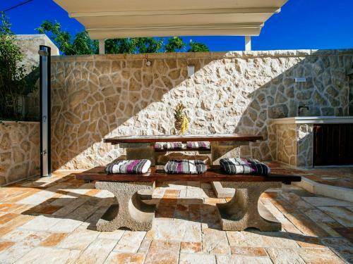 Dalmatian Villa Castello Coza With Pool, Vinjerac