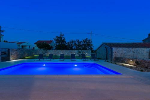 Luxury Stone Villa Banovi With Pool