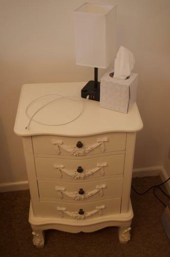 The Cwtch, With Log Fire, Sleeps 5, Pets Welcome, Nr Zip World Tower