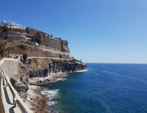 Apartment With Big Pool And Sea View