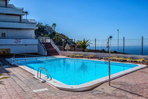 Apartment With Big Pool And Sea View