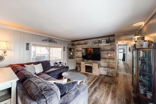 Hillside Getaway Cabin