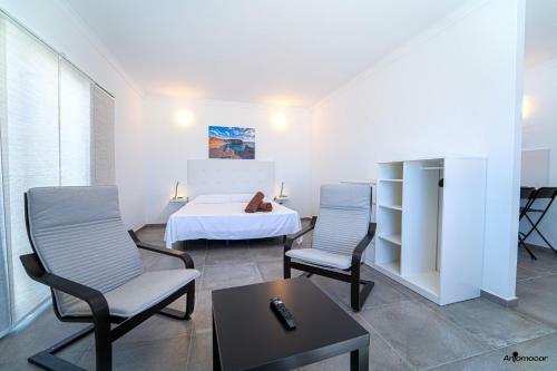 Apartamentos Anjomacar I