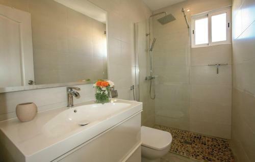 Gorgeous And Uniq 4-bed Villa In Gran Alacant