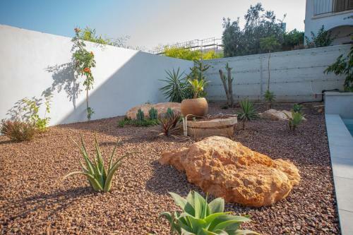 Villa Protaras Art House Seviews