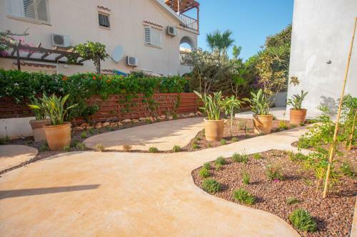 Villa Protaras Art House Seviews