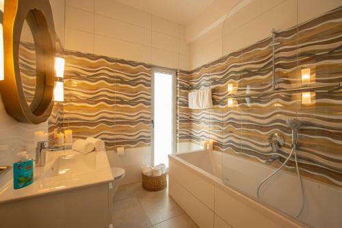 Villa Protaras Art House Seviews