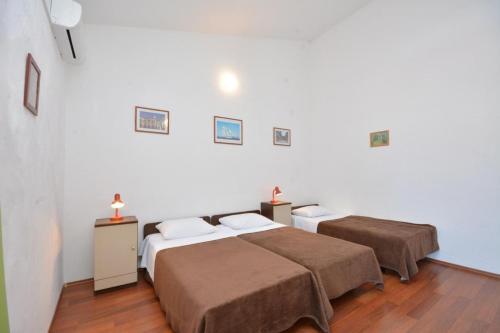 Apartments With A Parking Space Vinisce, Trogir - 14407