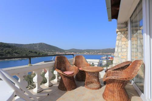 Apartments By The Sea Vinisce, Trogir - 18674