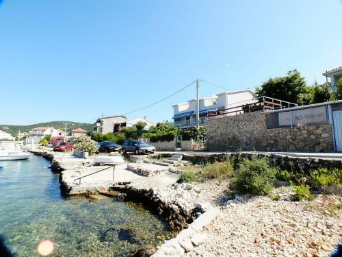 Apartments By The Sea Vinisce, Trogir - 19014