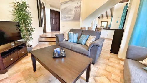 Hl 020 Luxury 3 Bedroom Villa , High Standard