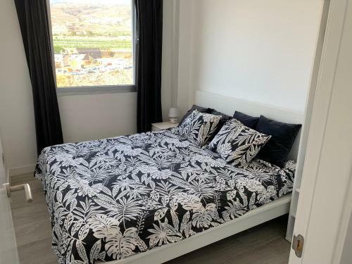 3 Bedroom Apartment With Sea View 8th Floor