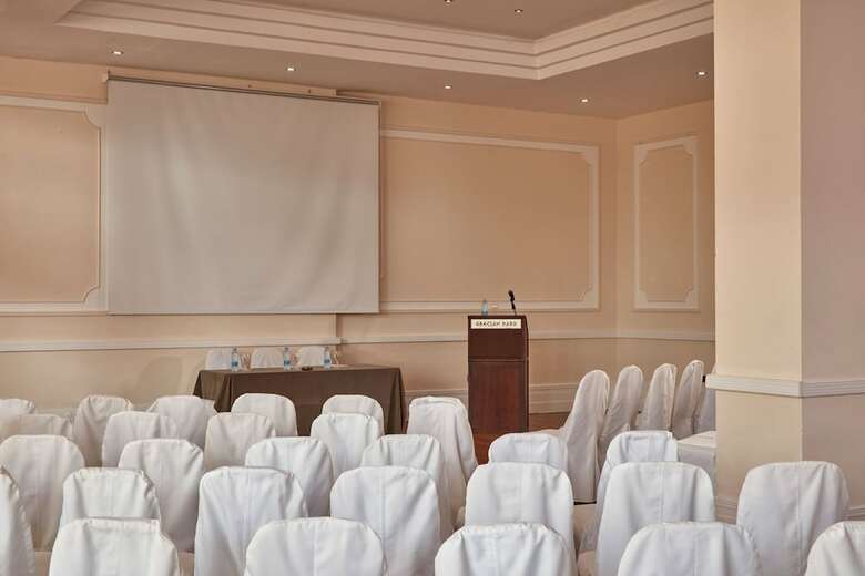 Hotel Grecian Park