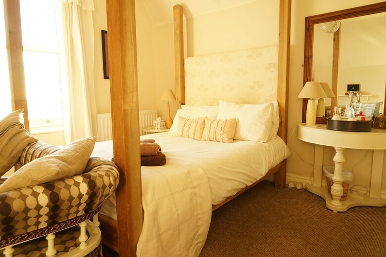 Hostal The Poplars