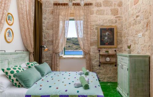 Nice Home In Vis With Jacuzzi, Wifi And 2 Bedrooms