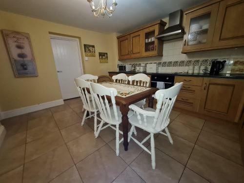 Farm Stay 3 Bedroom Barn Conversion With Log Burner