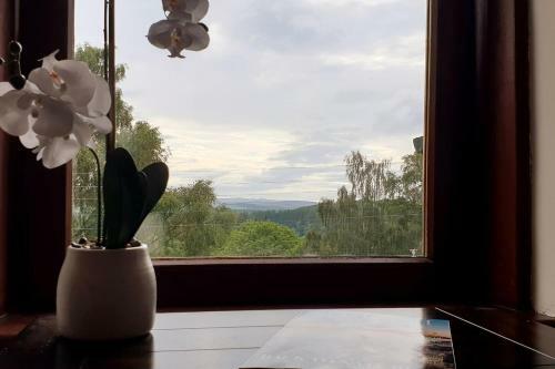 Copperbroc -whisky House In The Scottish Highlands