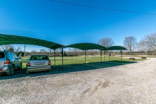 Spacious Holiday Home Guran
