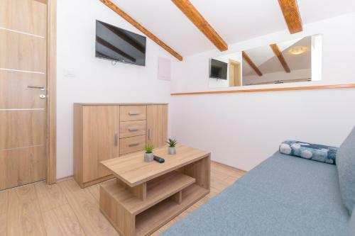 Spacious Holiday Home Guran