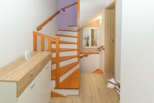 Spacious Holiday Home Guran